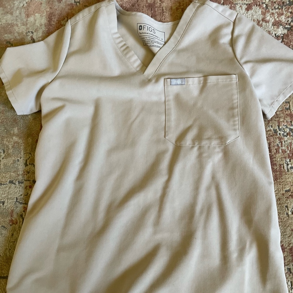 Catarina scrub top